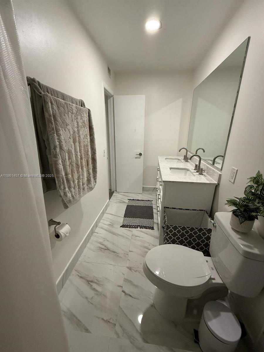 THE MEADOWS LAKE NORTH CO - Residential