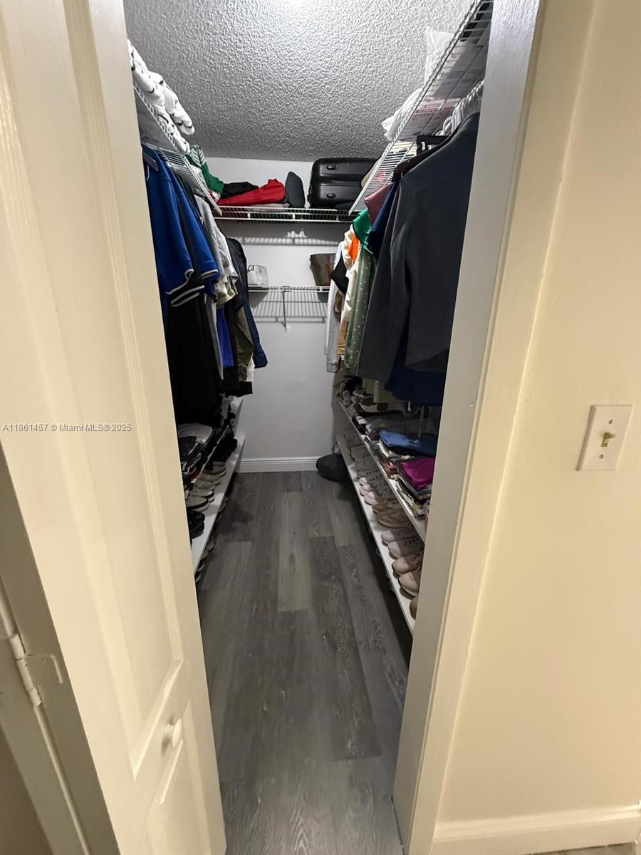 THE MEADOWS LAKE NORTH CO - Residential