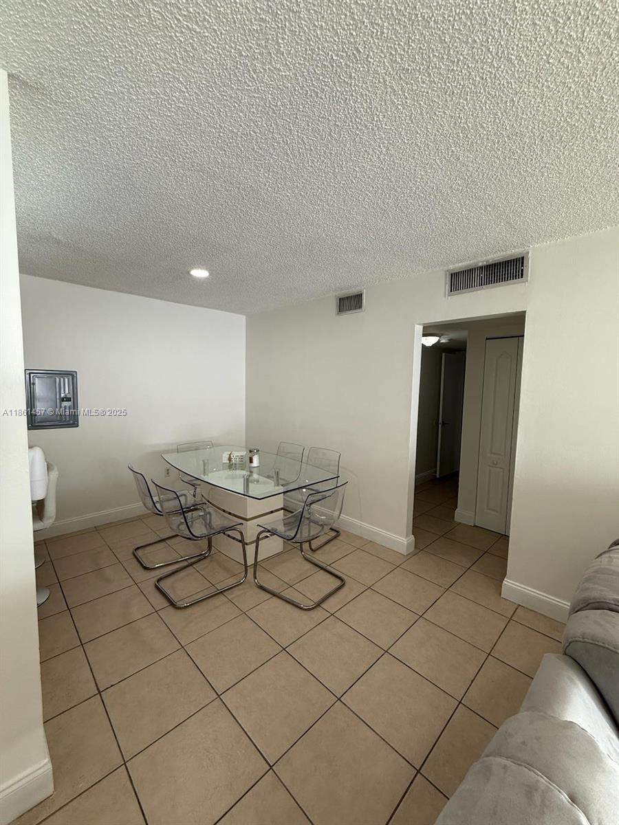 THE MEADOWS LAKE NORTH CO - Residential