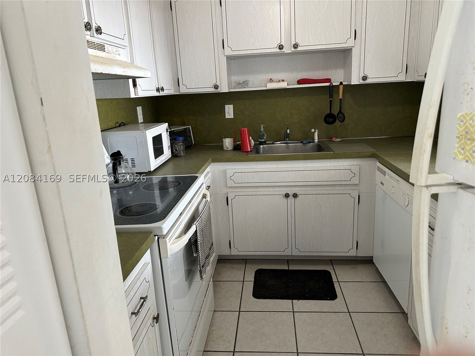 3665 NE 167th St 307