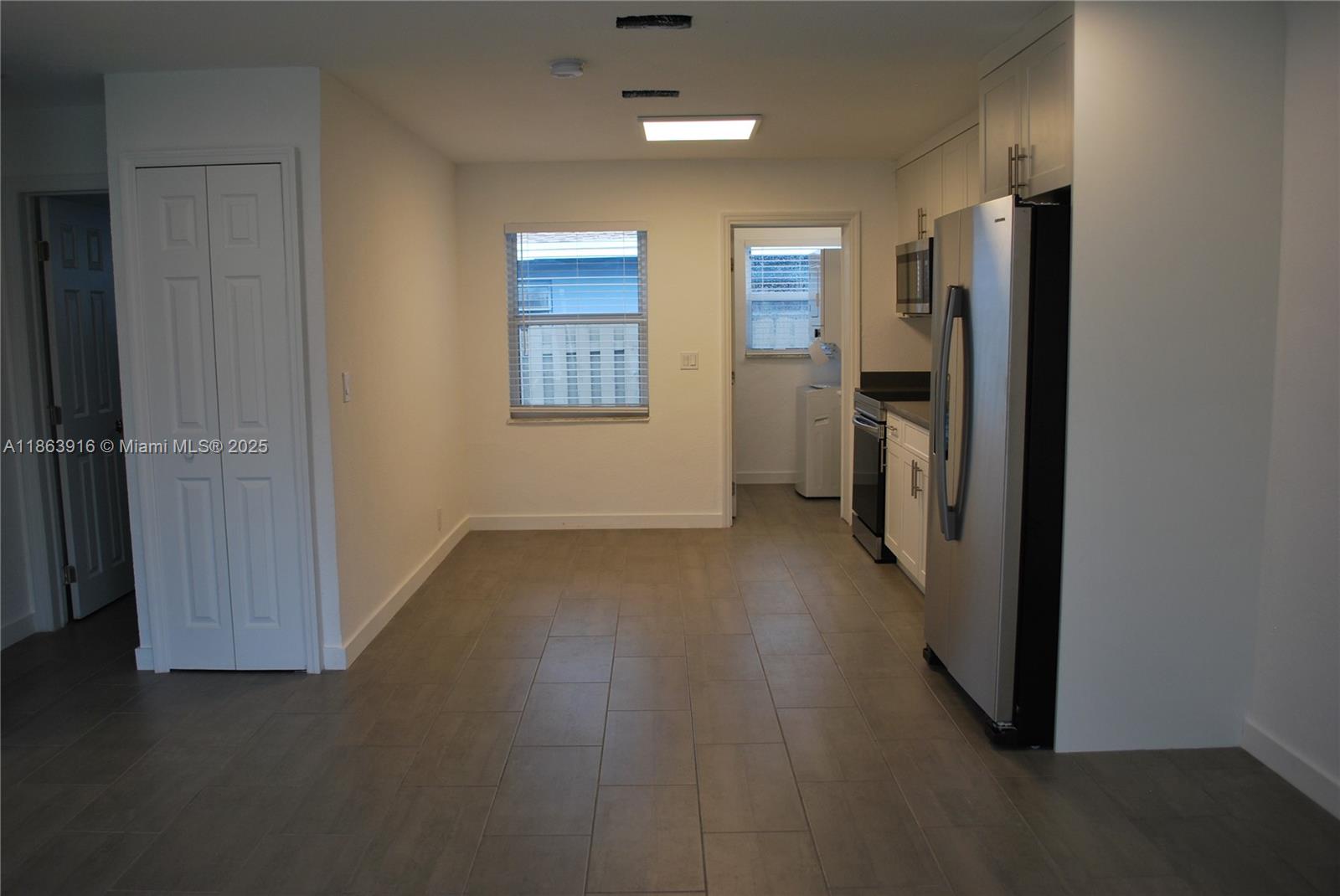 3641 NE 1st Ter