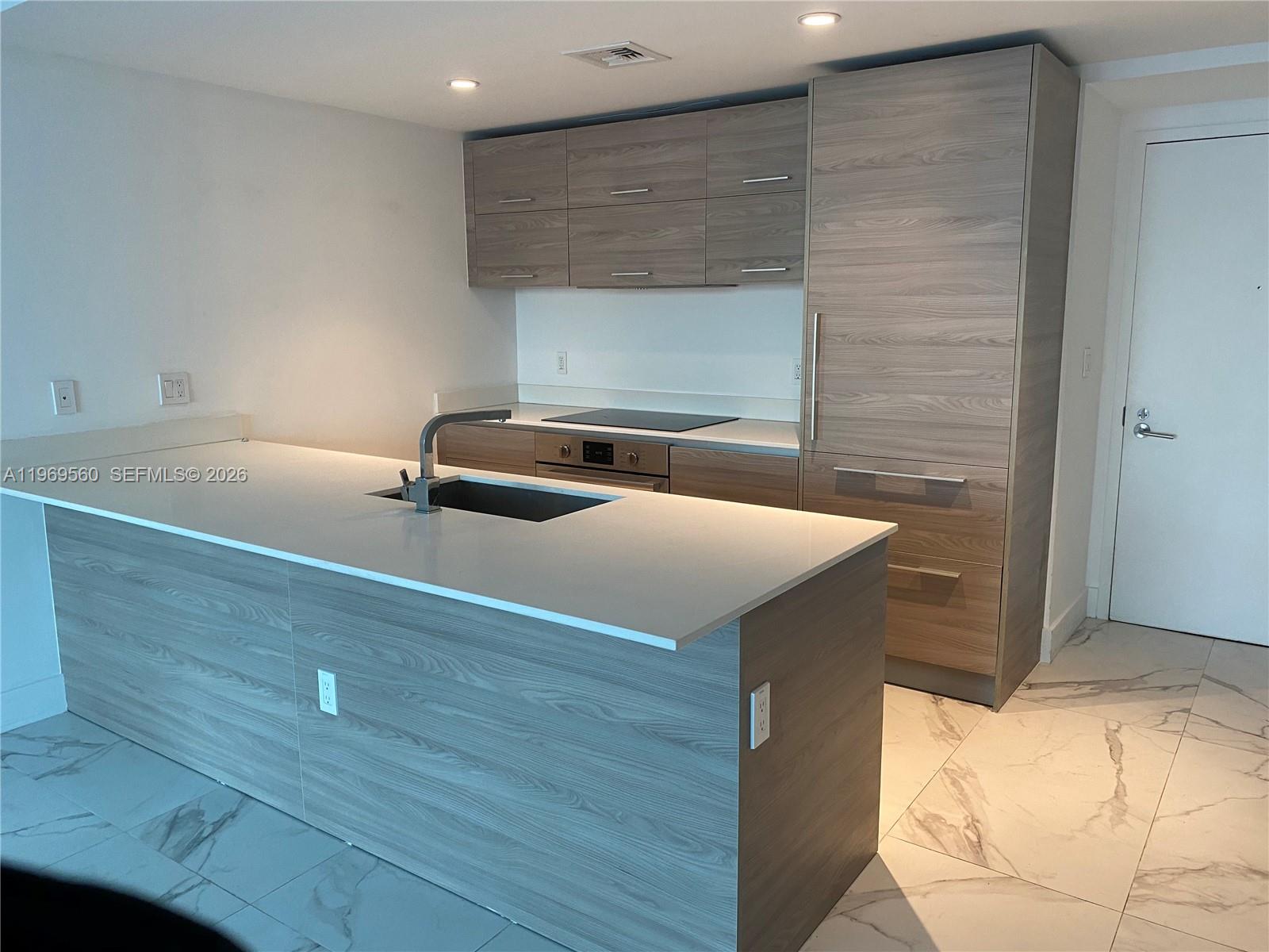 SLS BRICKELL - Residential Lease