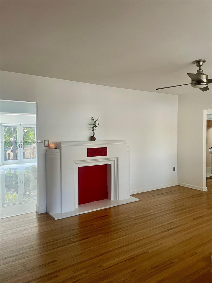 1436 Mantua Ave