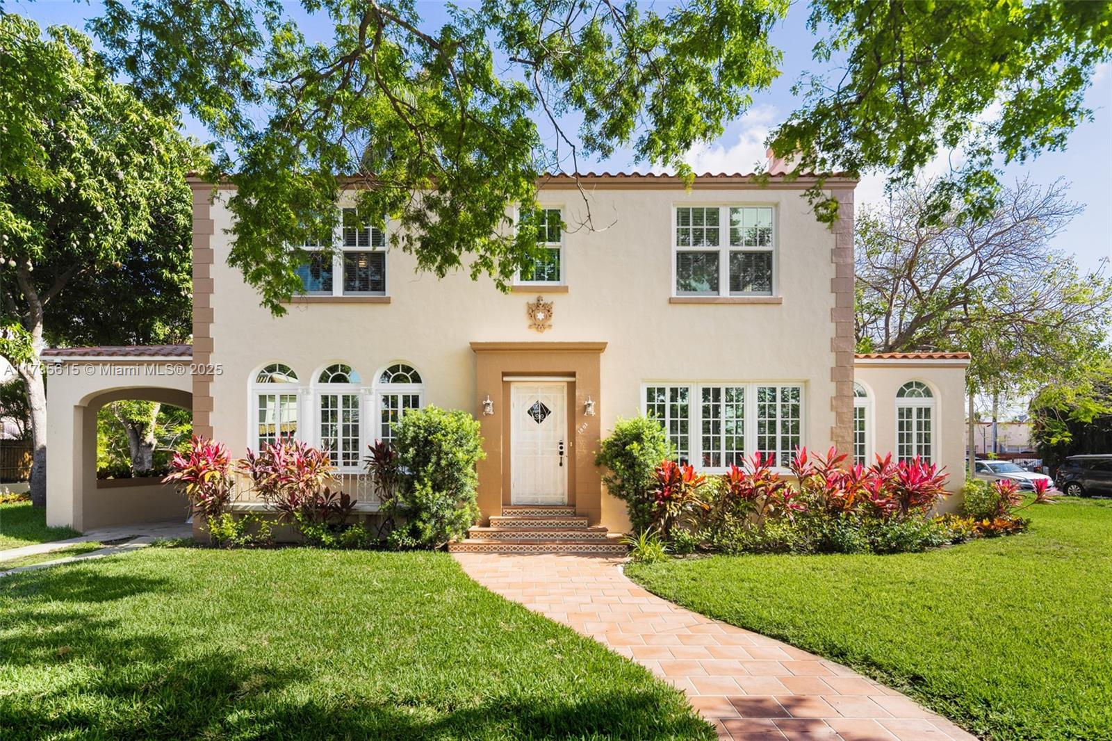 1801 Sw 12th St, Miami, Broward County, Florida - 5 Bedrooms  
4 Bathrooms - 