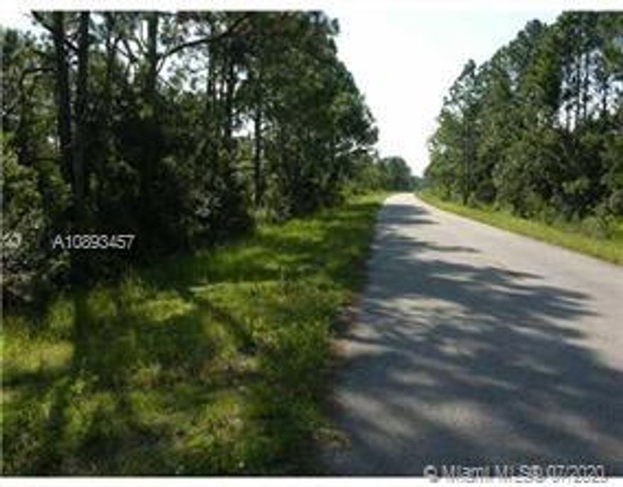 AMAZING INVESTOR OPPORTUNITY IN SEBRING/ HIGHLAND COUNTY FLORIDA.
RESIDENTIAL LAND. 80' X 125' WITH GREAT FUTURE POSSIBILITIES. 
LOCATED IN THE PRESTIGIOUS SUN N LAKE ESTATES GOLF COMMUNITY. WITH TWO 18-HOLES CHAMPIONSHIP GOLF COURSES.  ELEGANT CLUB HOUSE WITH A GREAT RESTAURANT AND RECREATION COMPLEX AND MUCH MORE.