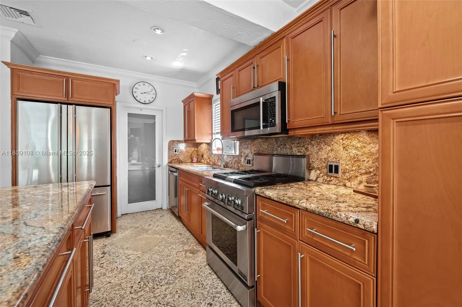 Miami, Florida 33133, United States, 3 Bedrooms Bedrooms, ,2 BathroomsBathrooms,Residential,Active,137444