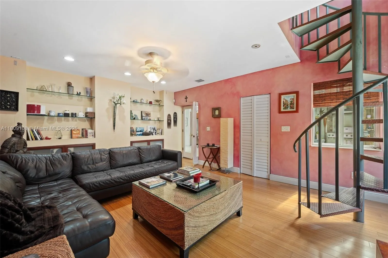 Miami, Florida 33133, United States, 3 Bedrooms Bedrooms, ,2 BathroomsBathrooms,Residential,Active,137444