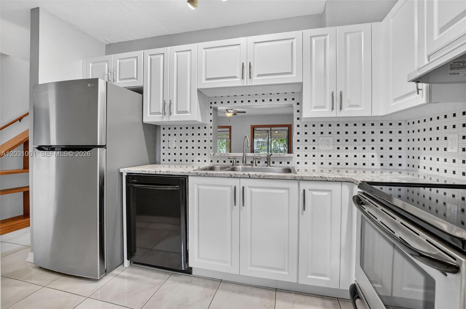 775 NW 47th St