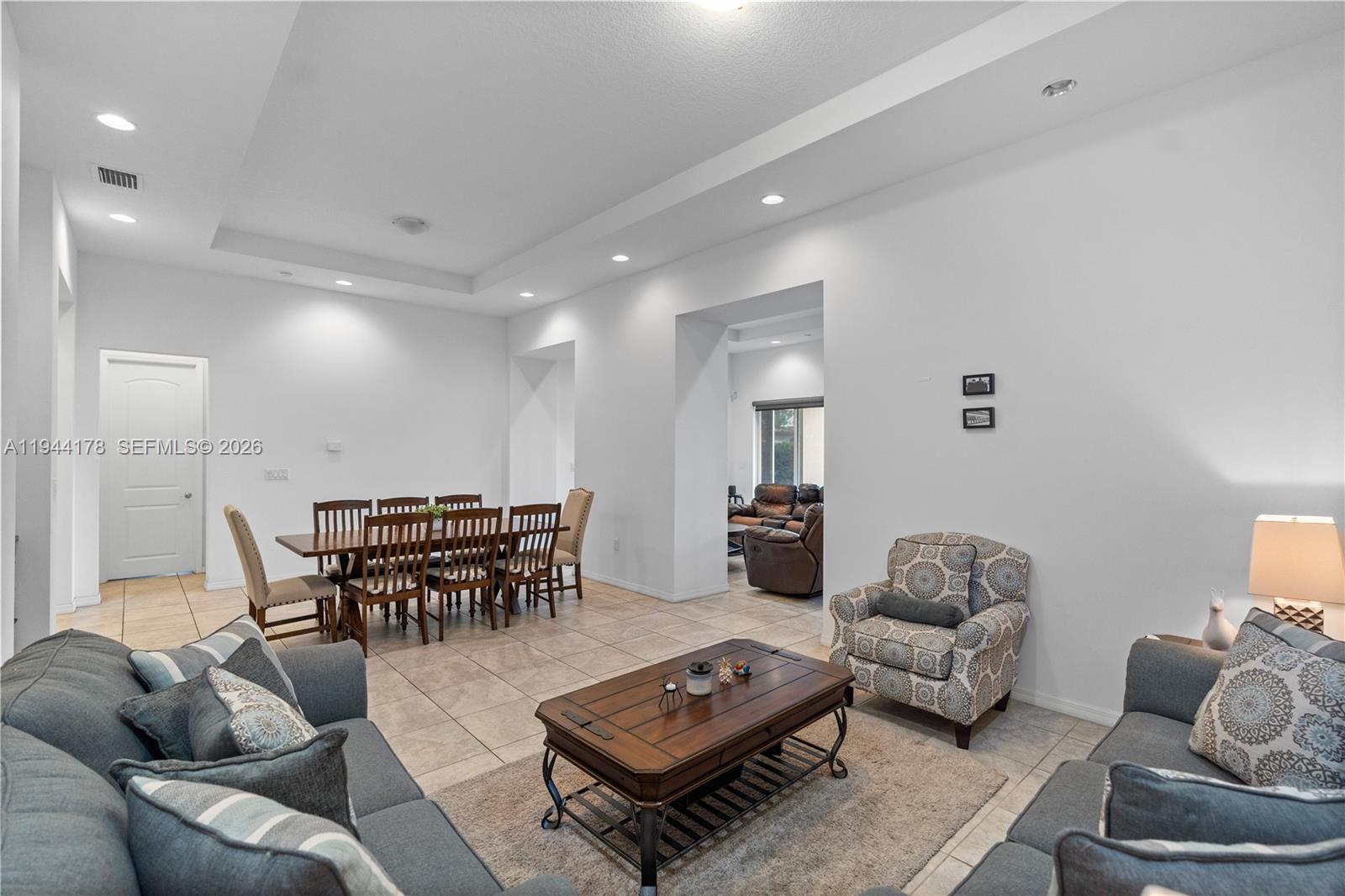 VENETIAN PARC - Residential