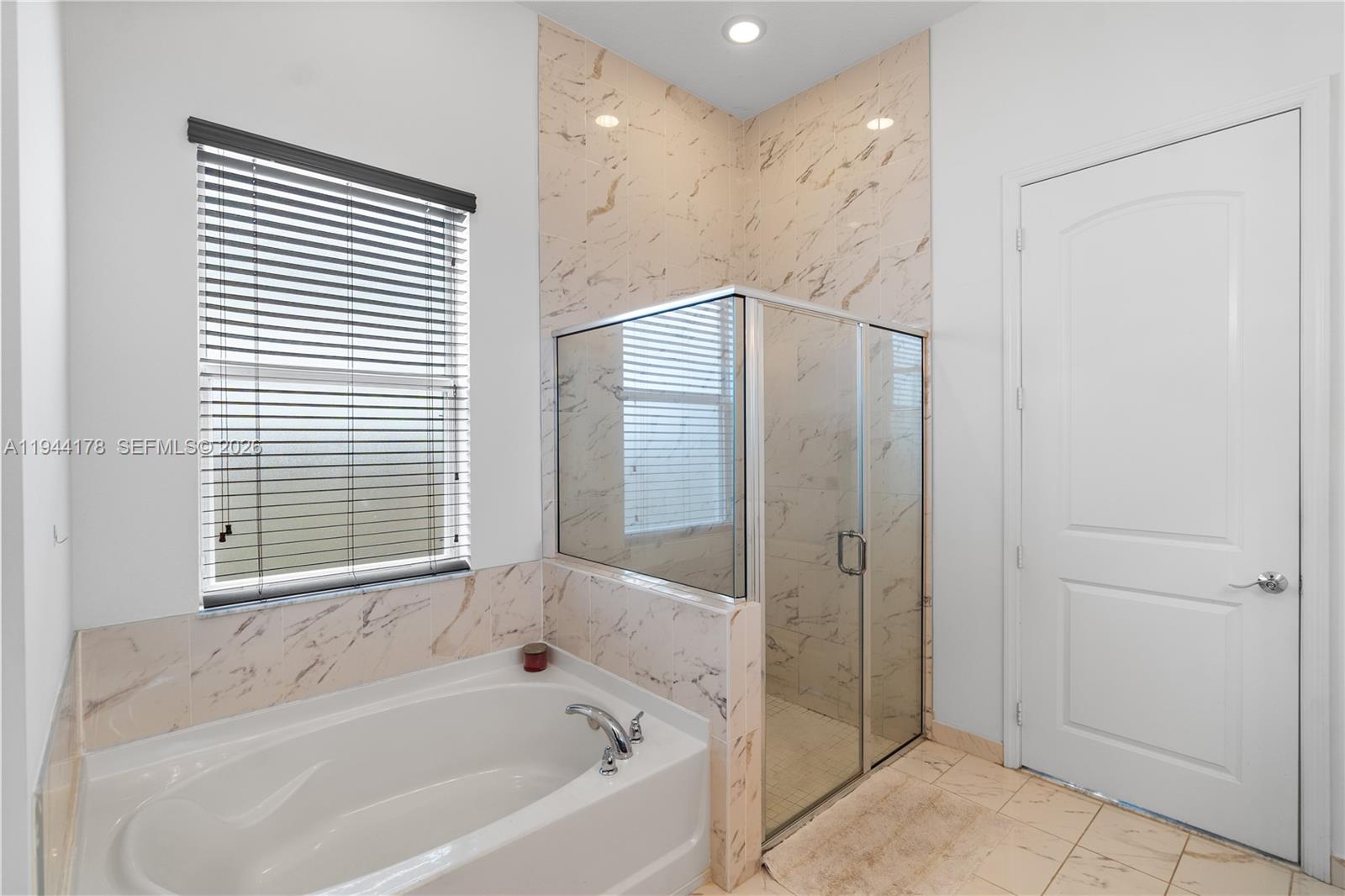 VENETIAN PARC - Residential