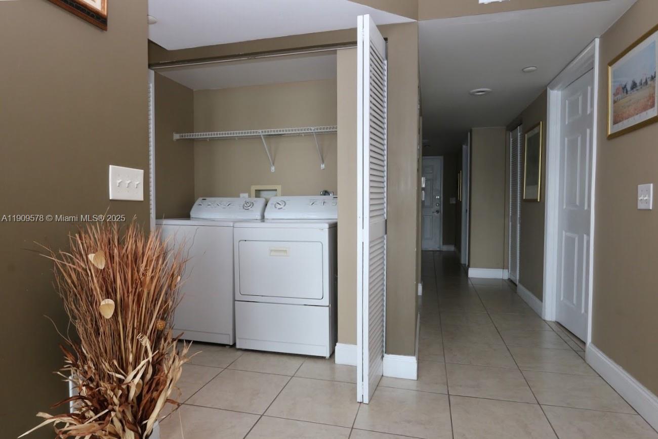 LE LAURIER CONDO - Residential Lease