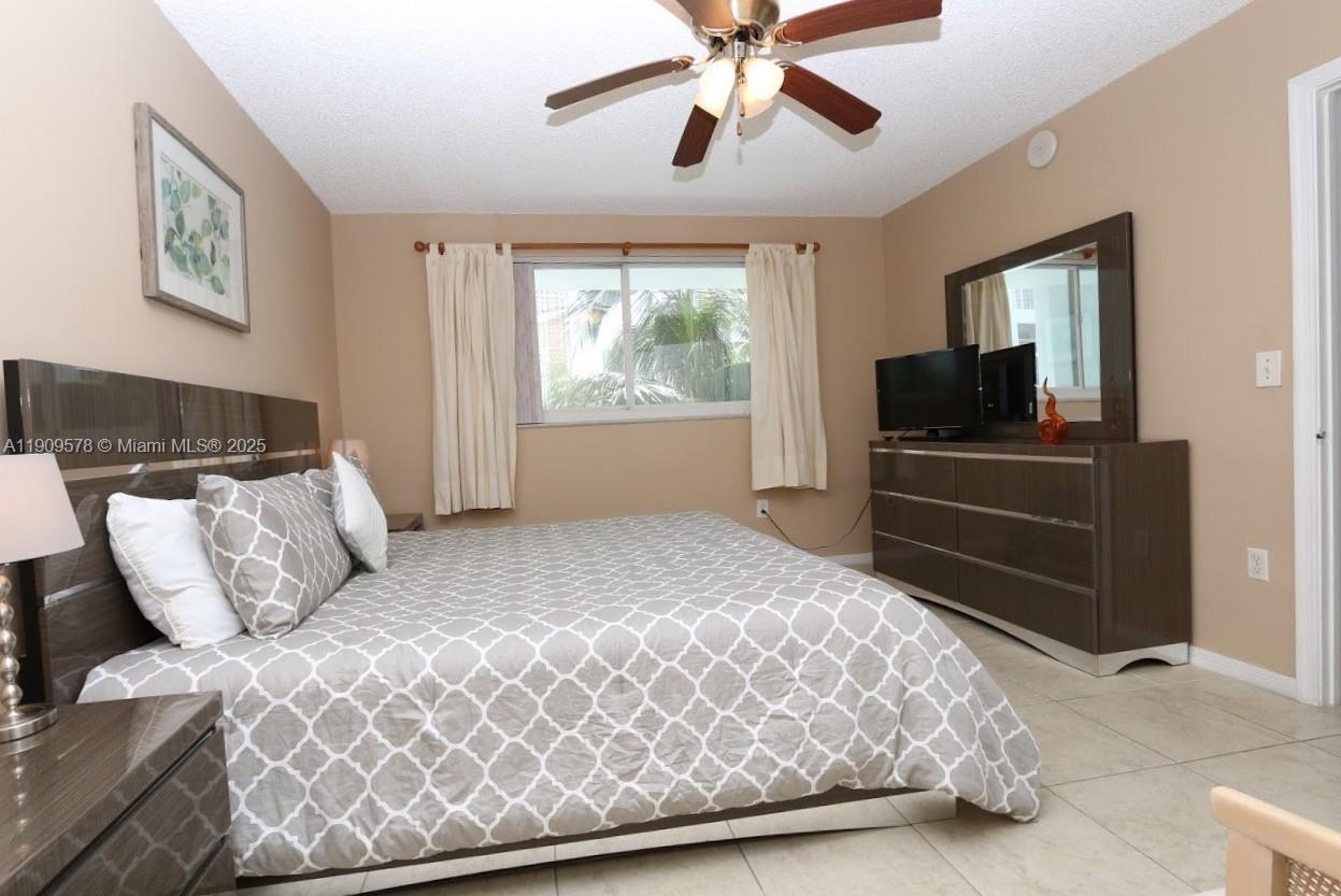 LE LAURIER CONDO - Residential Lease