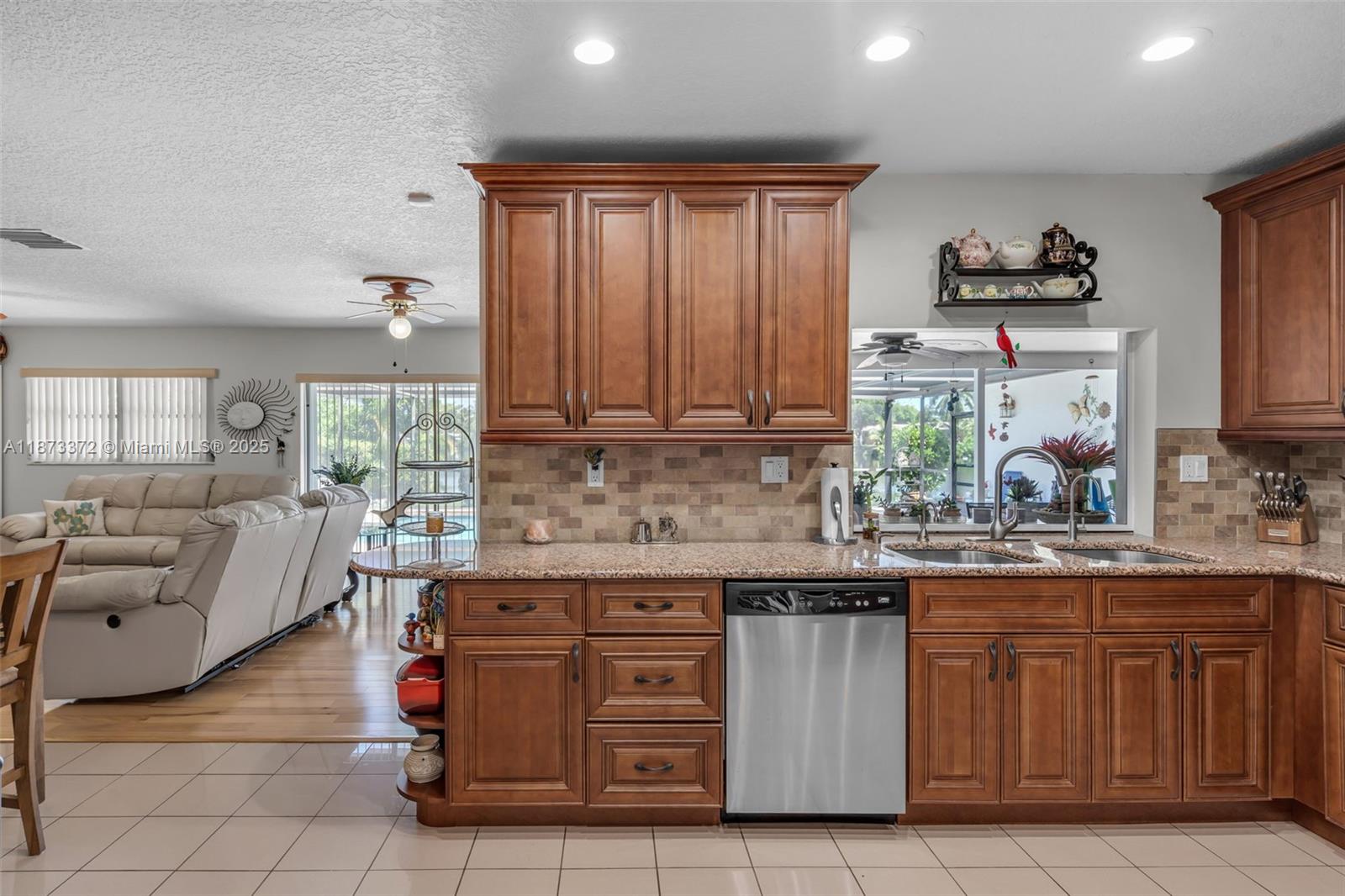 BONAVENTURE LAKES - Residential