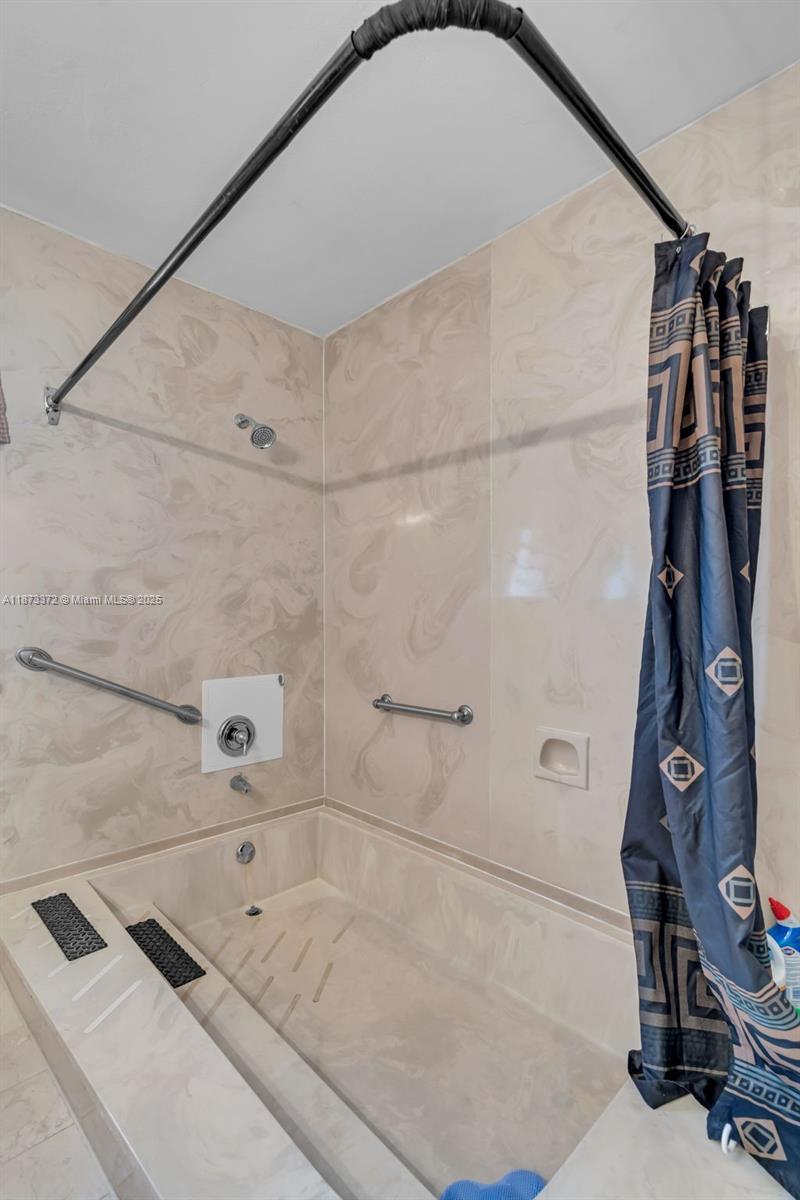 BONAVENTURE LAKES - Residential