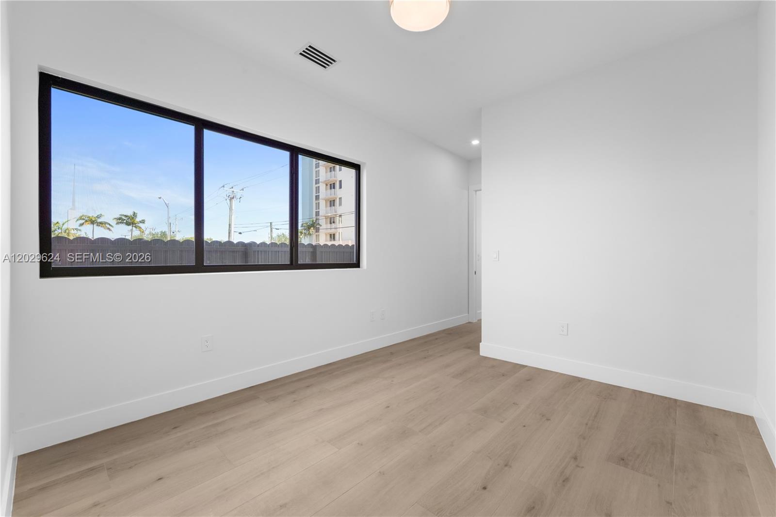 AMND MIAMI SUBURBAN ACRES - Residential