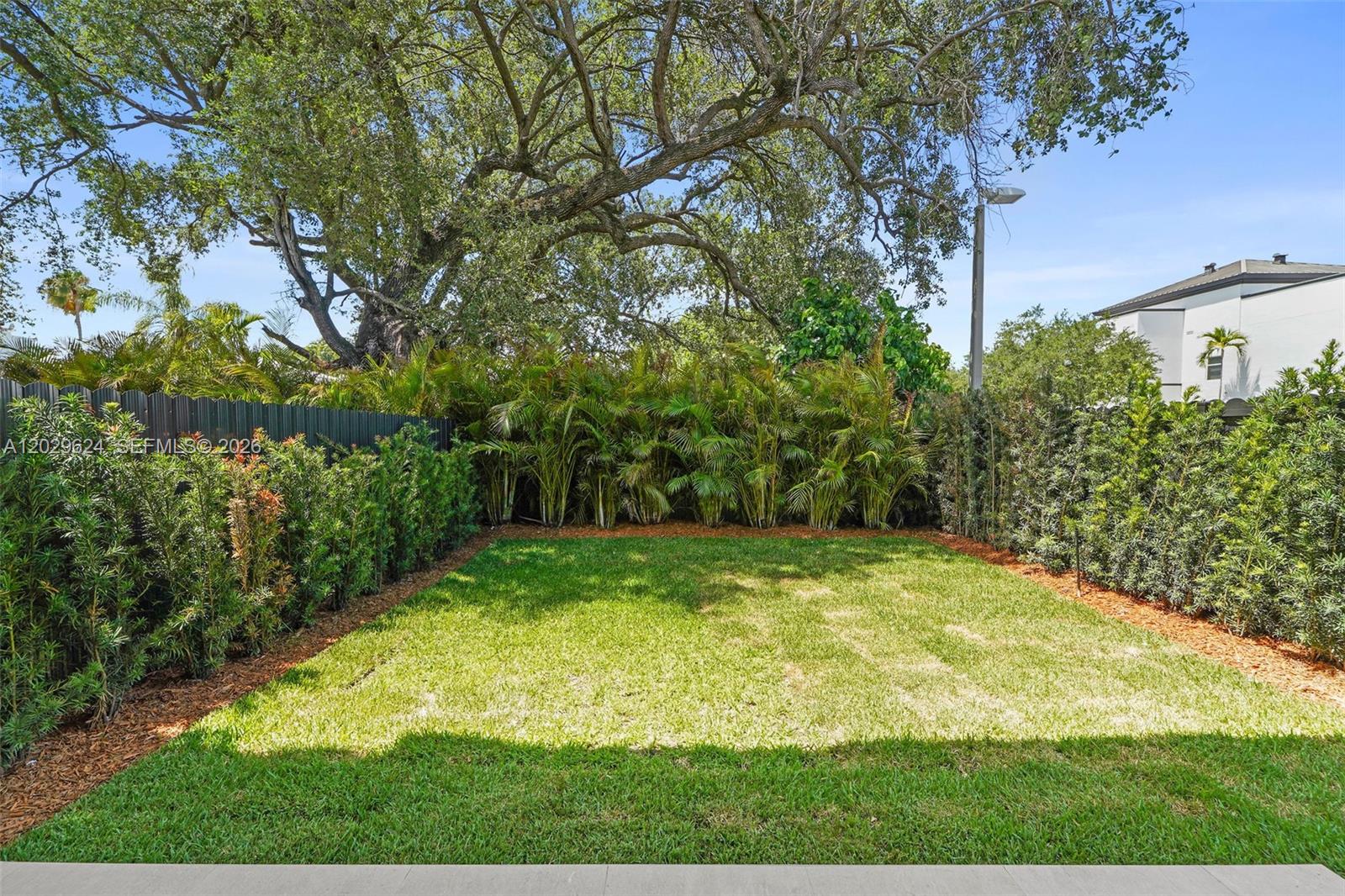 AMND MIAMI SUBURBAN ACRES - Residential