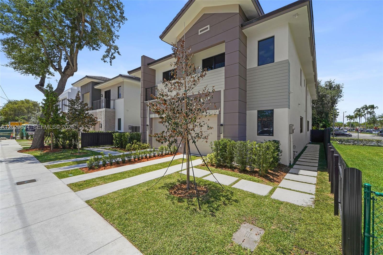 AMND MIAMI SUBURBAN ACRES - Residential