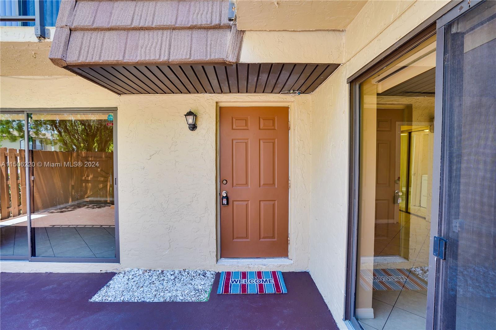 1458 N Lawnwood Cir 27C