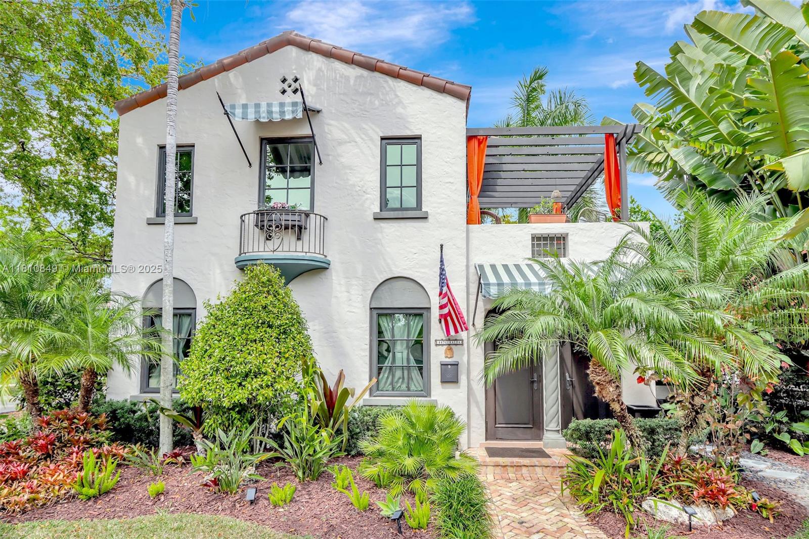 447 Giralda Ave, Coral Gables, Broward County, Florida - 4 Bedrooms  
3 Bathrooms - 