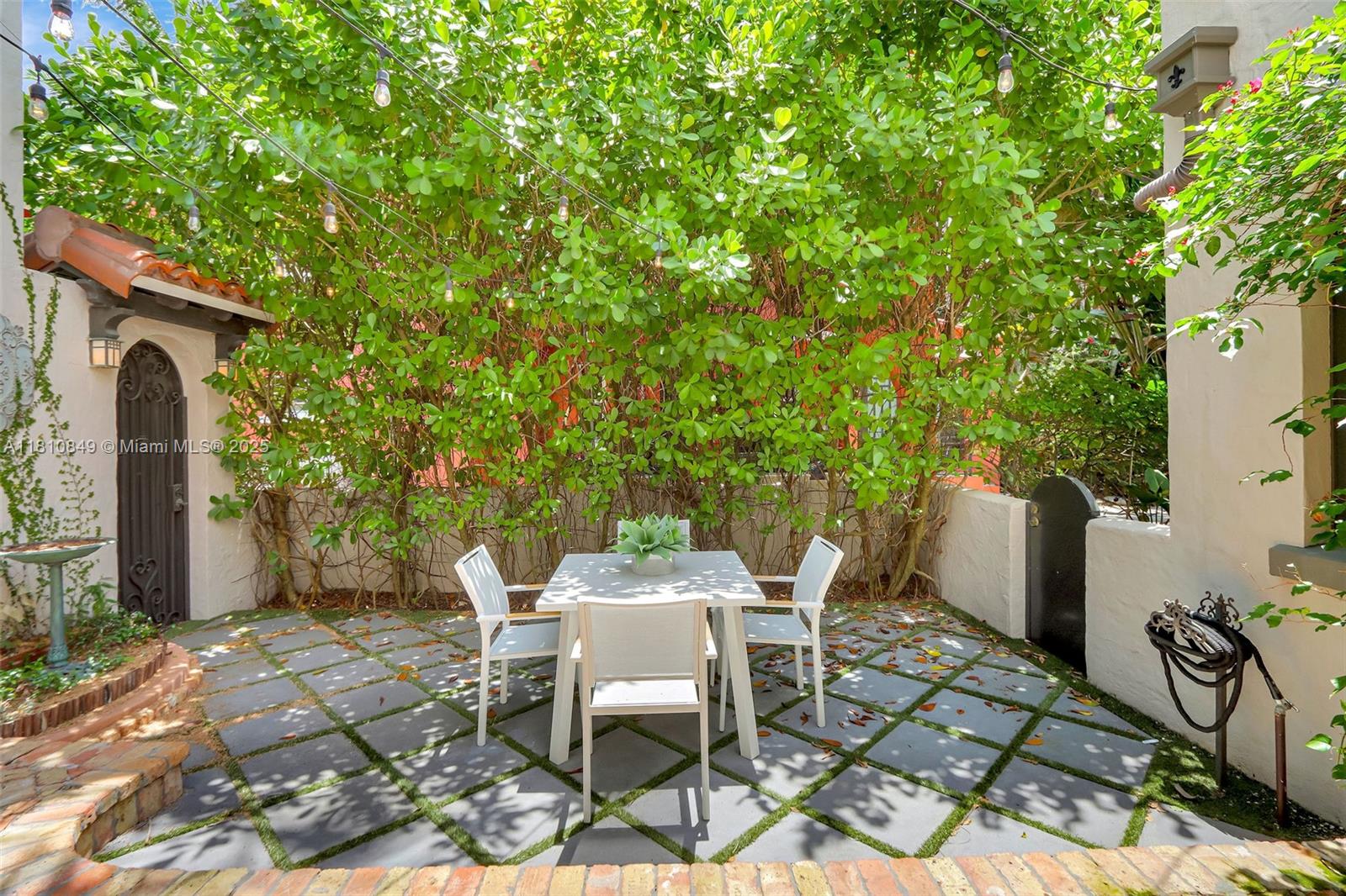 CORAL GABLES SEC B - Residential