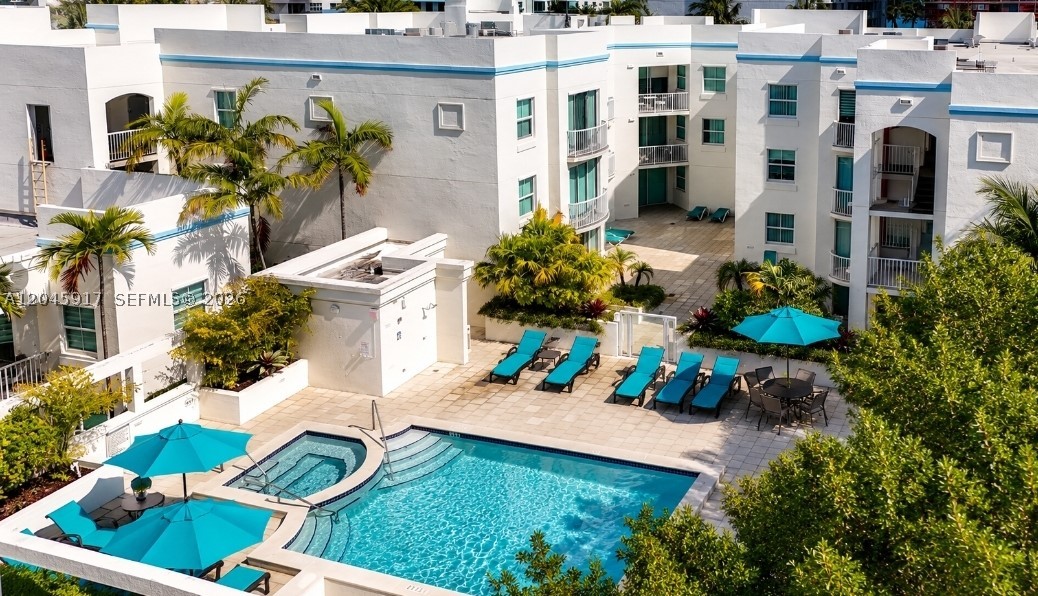 9172 Collins Ave 218
