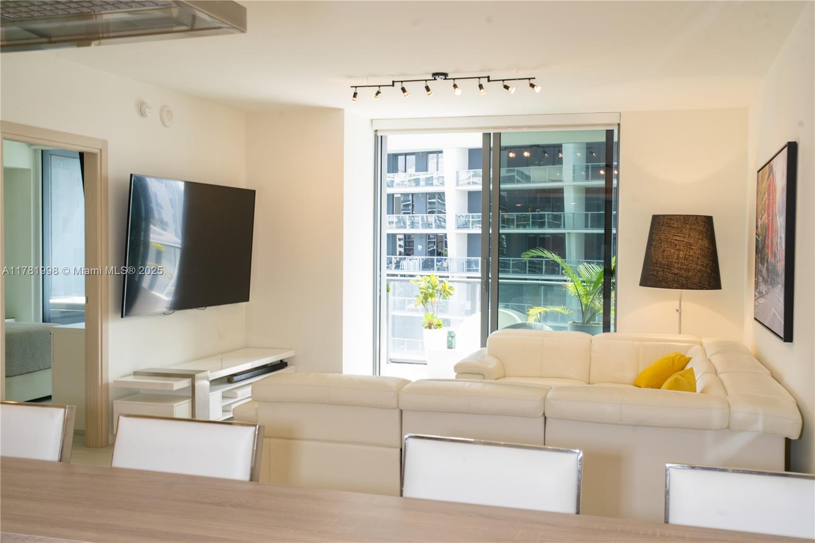 Rental Property at 1000 Brickell Plz 4305, Miami, Broward County, Florida - Bedrooms: 1 
Bathrooms: 2  - $6,000 MO.