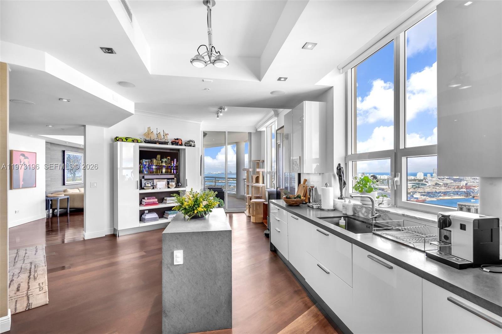 THREE TEQUESTA POINT COND - Residential