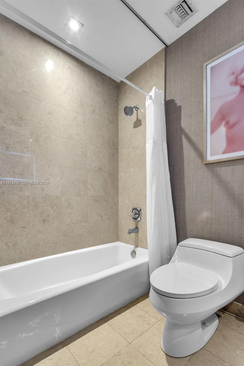 THREE TEQUESTA POINT COND - Residential