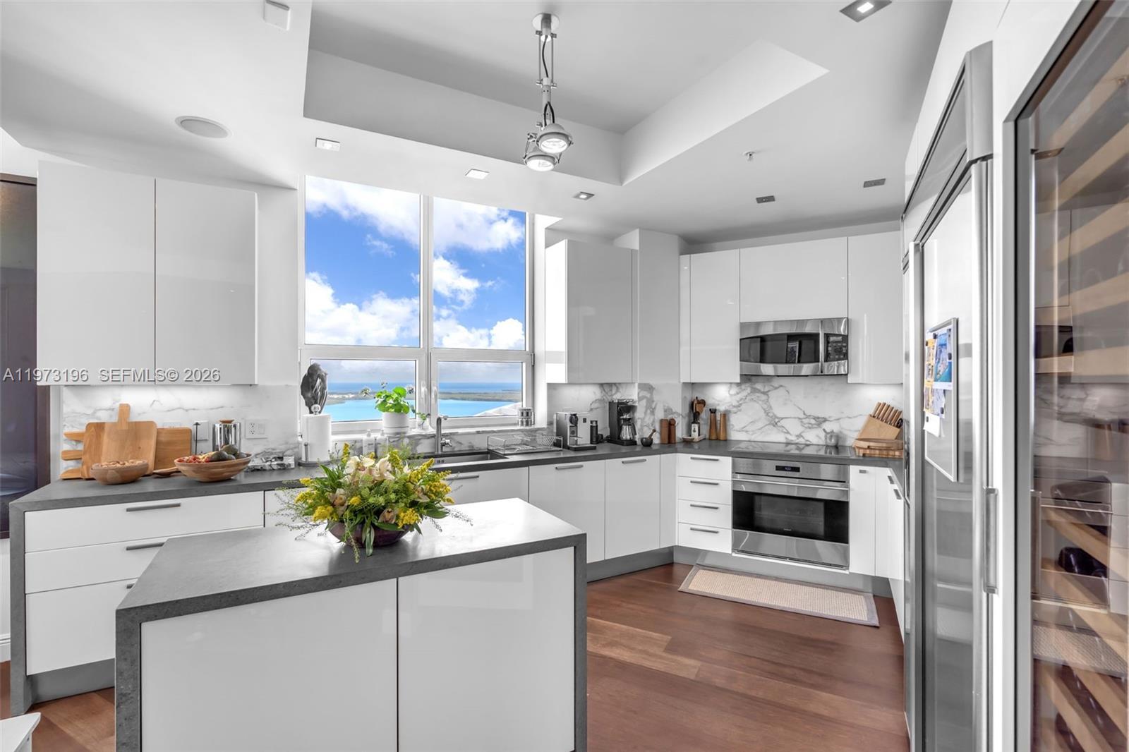 THREE TEQUESTA POINT COND - Residential