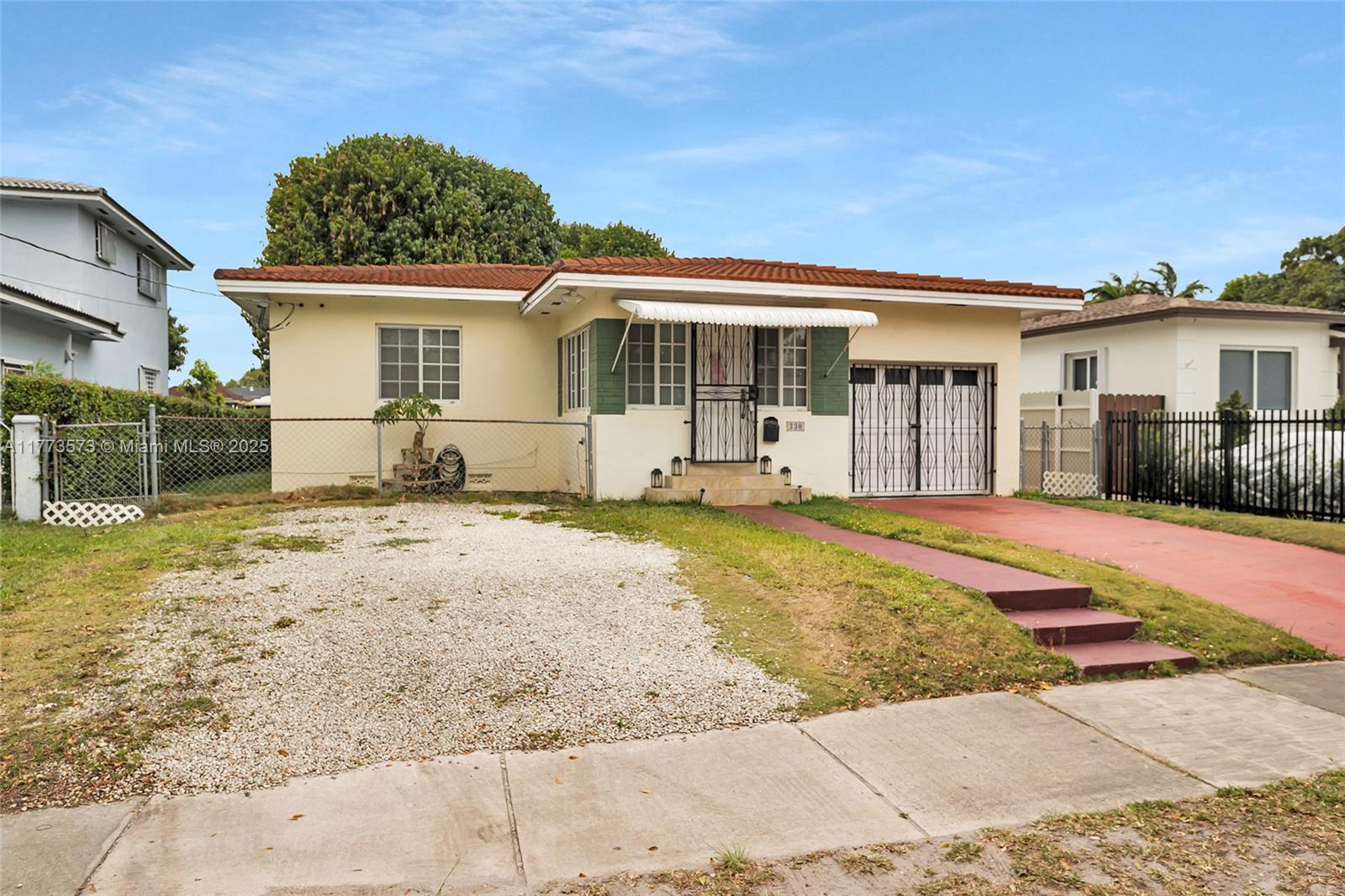 330 Sw 48th Ave, Miami, Broward County, Florida - 2 Bedrooms  
2 Bathrooms - 