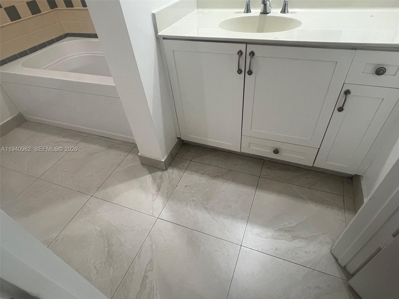 WAVERLY AT LAS OLAS CONDO - Residential Lease