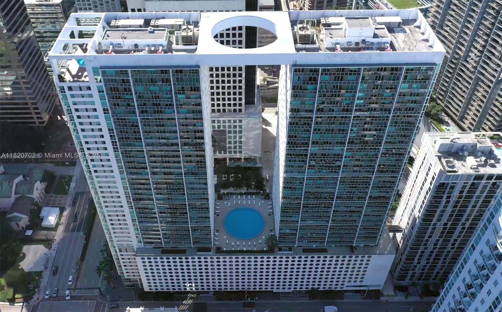 55 SE 6th St 4305, Miami, FL, 33131/$678,800 3 55 SE 6th St 4305