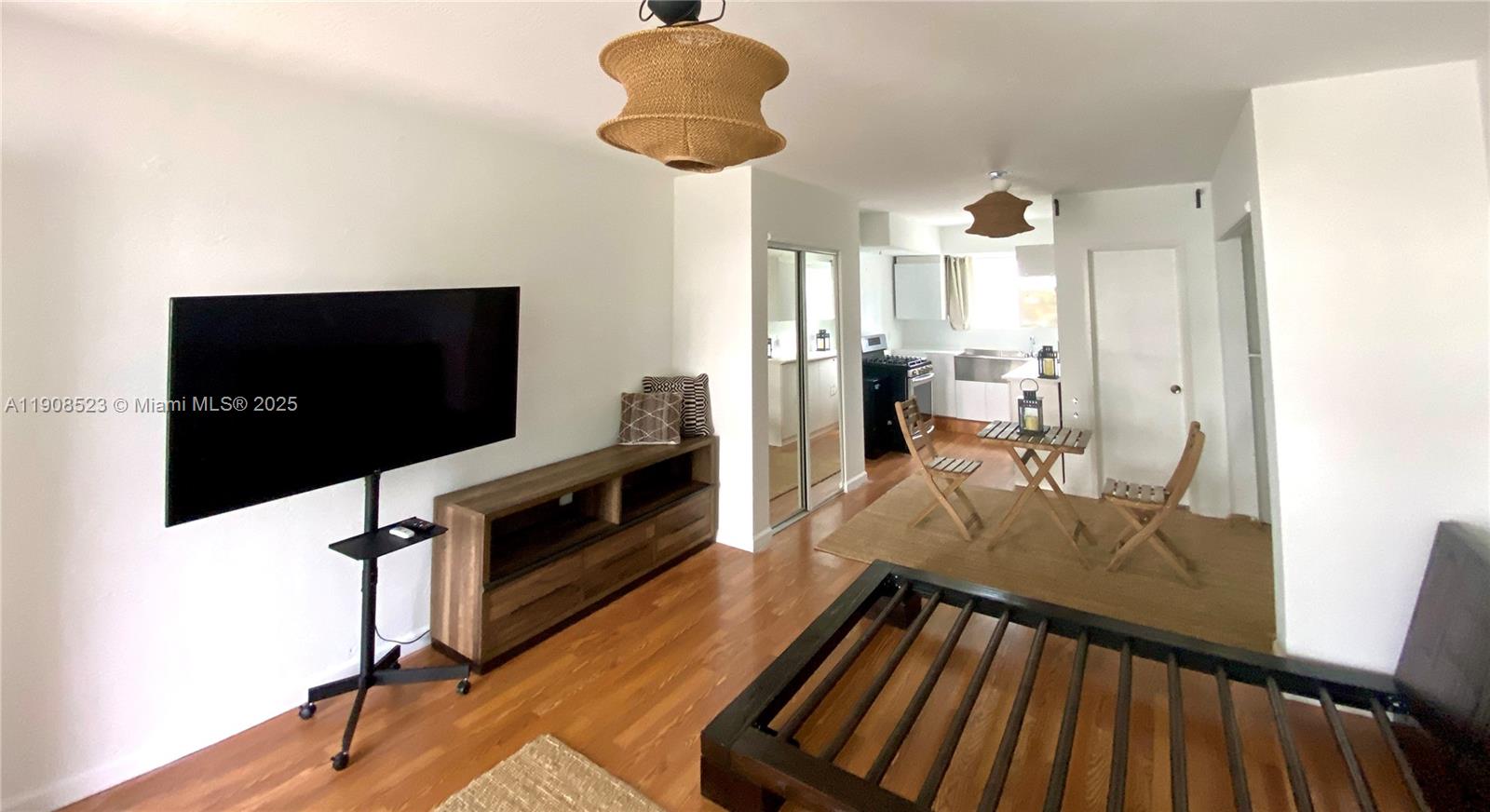 OCEAN BEACH FLA SUB - Residential Lease