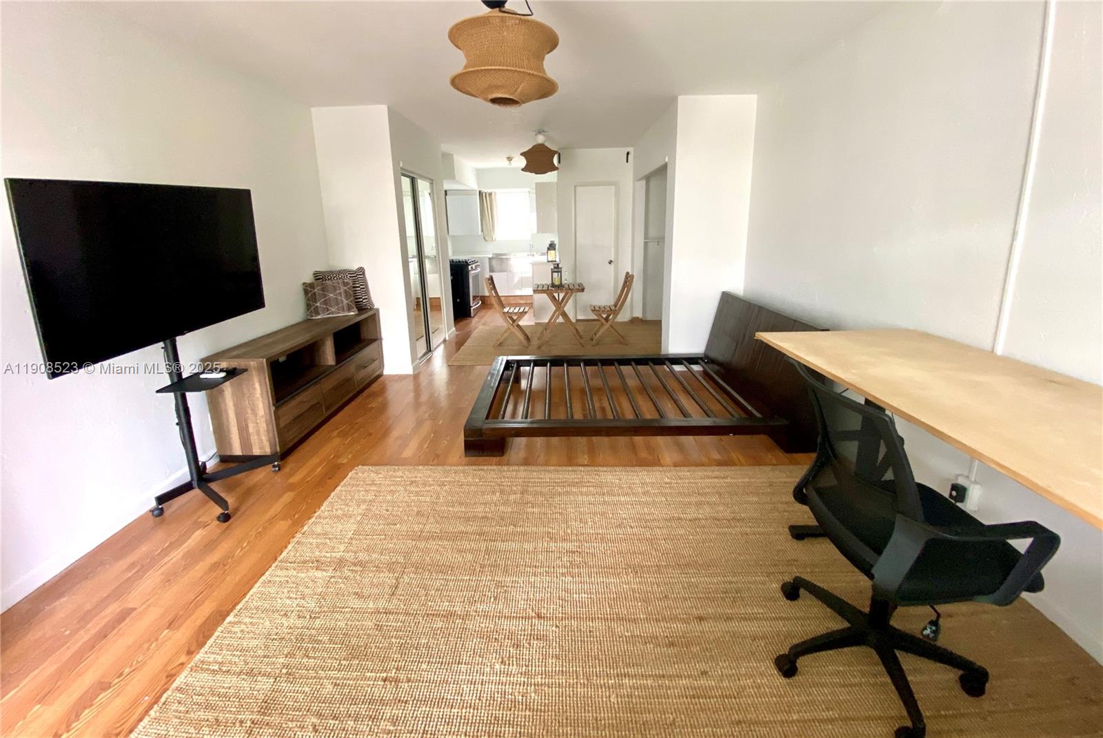 OCEAN BEACH FLA SUB - Residential Lease