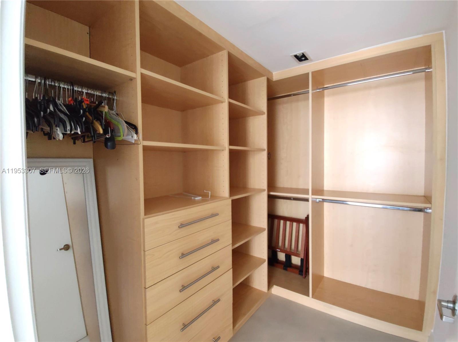 ICONBRICKELL CONDO NO 1 - Residential