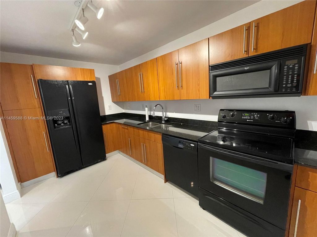 Photo of 3001 S Ocean Dr #535, Hollywood, FL 33019 (MLS # A11459588)