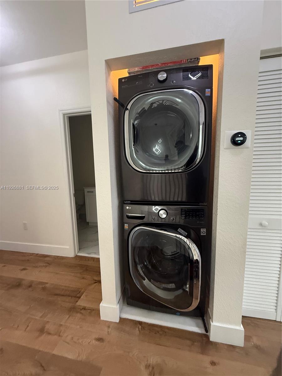 AQUABELLA NORTH REPLAT - Residential Lease