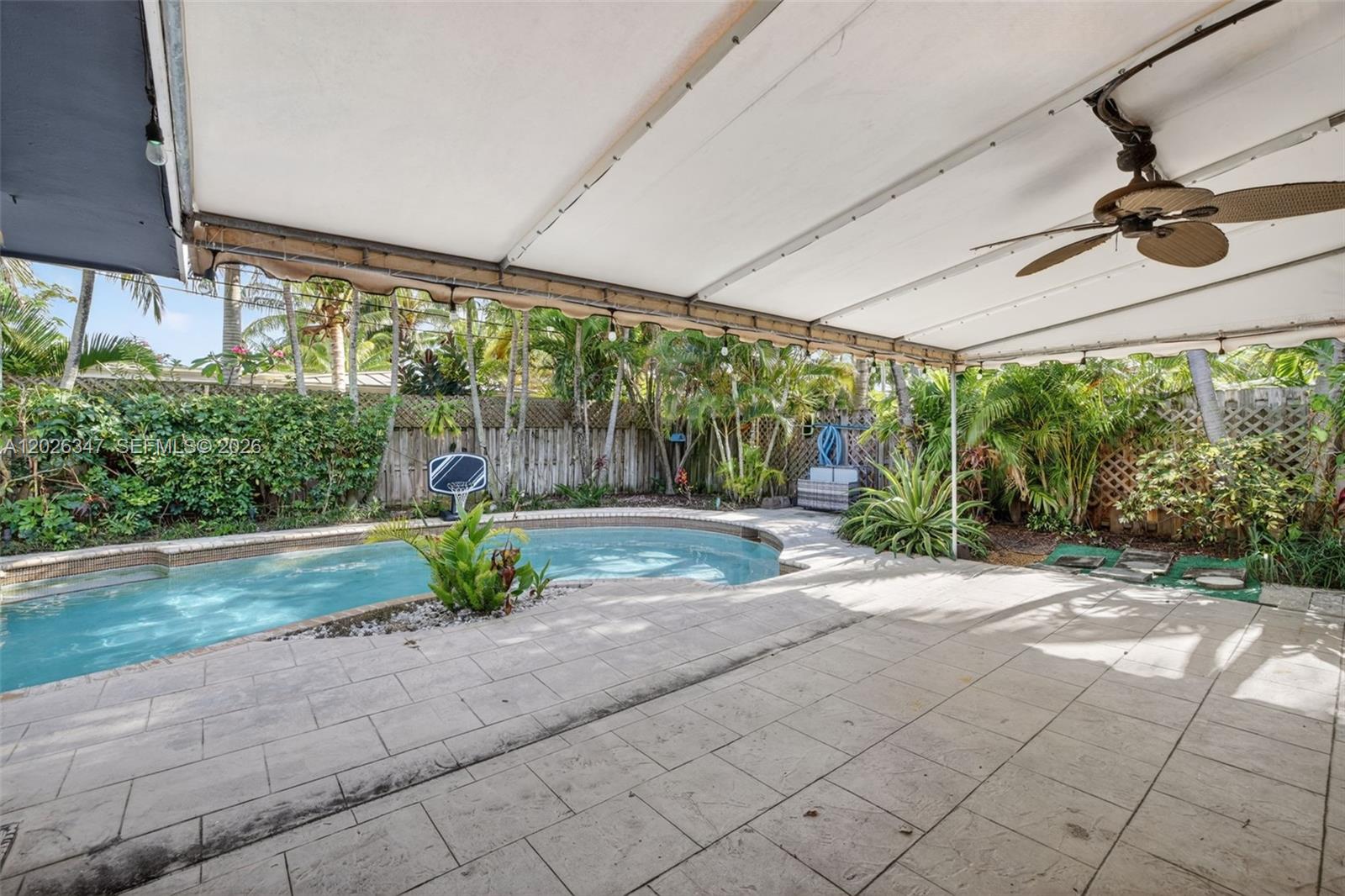 CORAL RIDGE ISLES - Residential