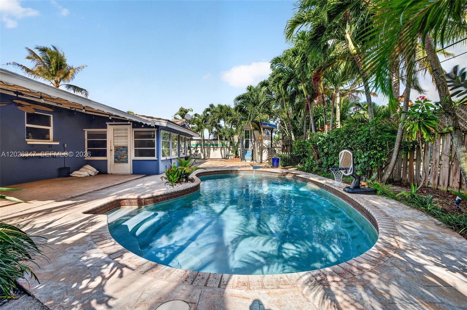CORAL RIDGE ISLES - Residential