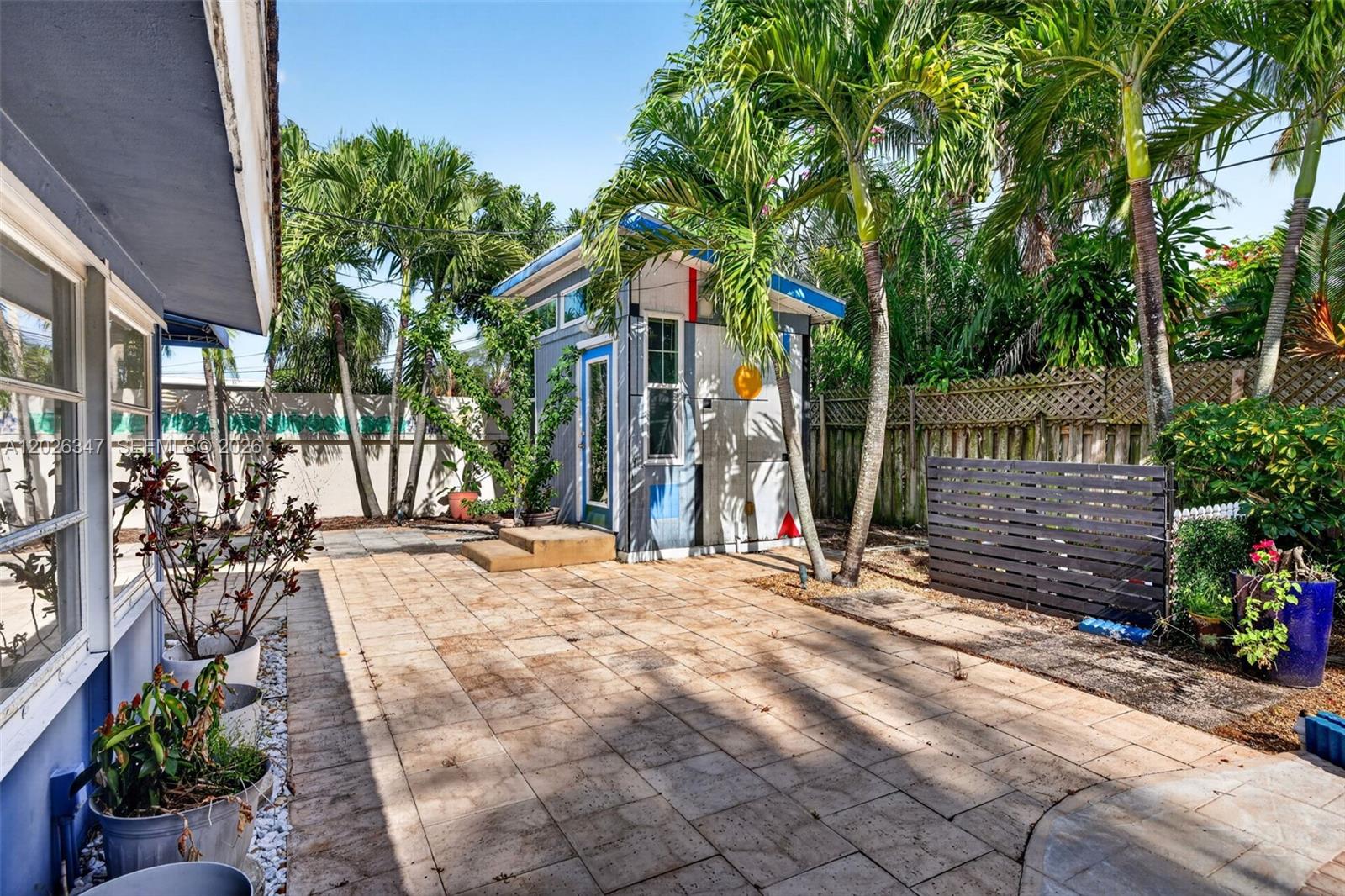 CORAL RIDGE ISLES - Residential