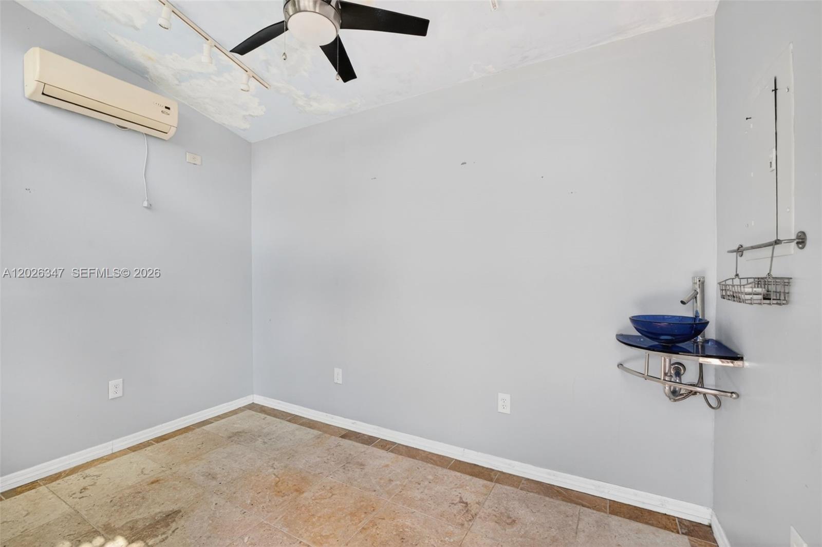 CORAL RIDGE ISLES - Residential