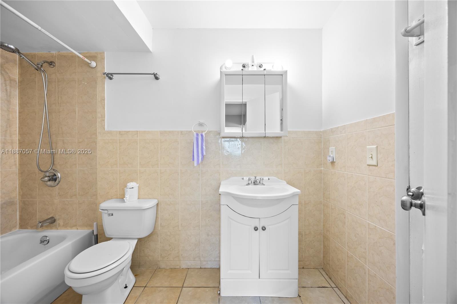 VILLAGE GREEN CONDO - Residential