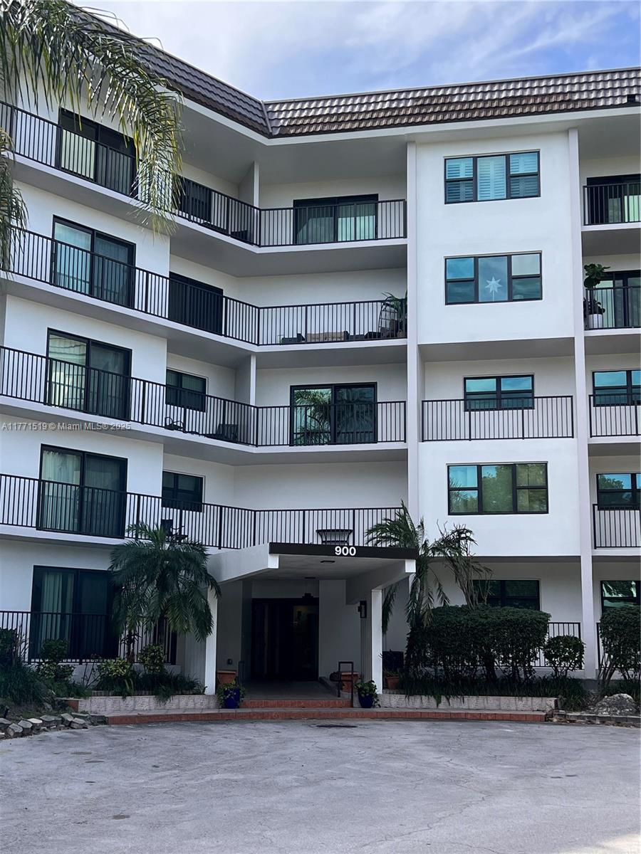 Rental Property at 900 River Reach Dr 504, Fort Lauderdale, Broward County, Florida - Bedrooms: 2 
Bathrooms: 2  - $3,000 MO.