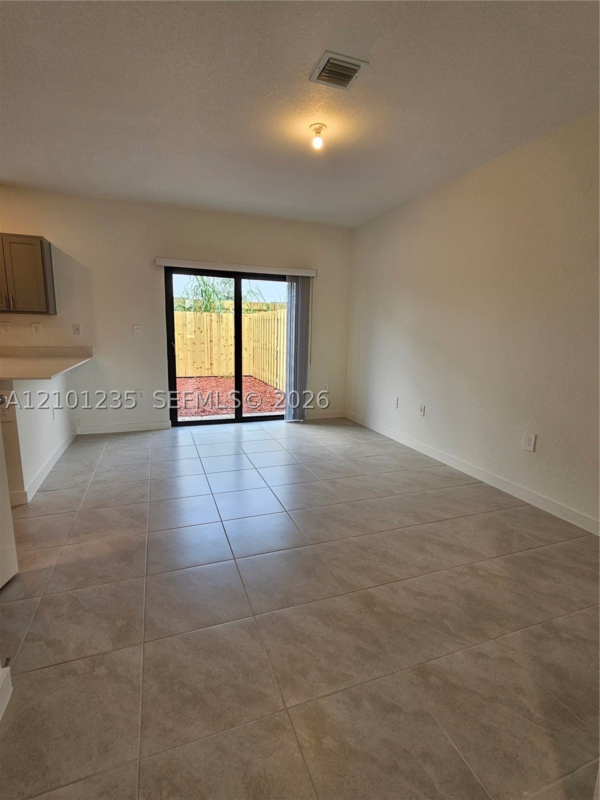 493 NE 15th St