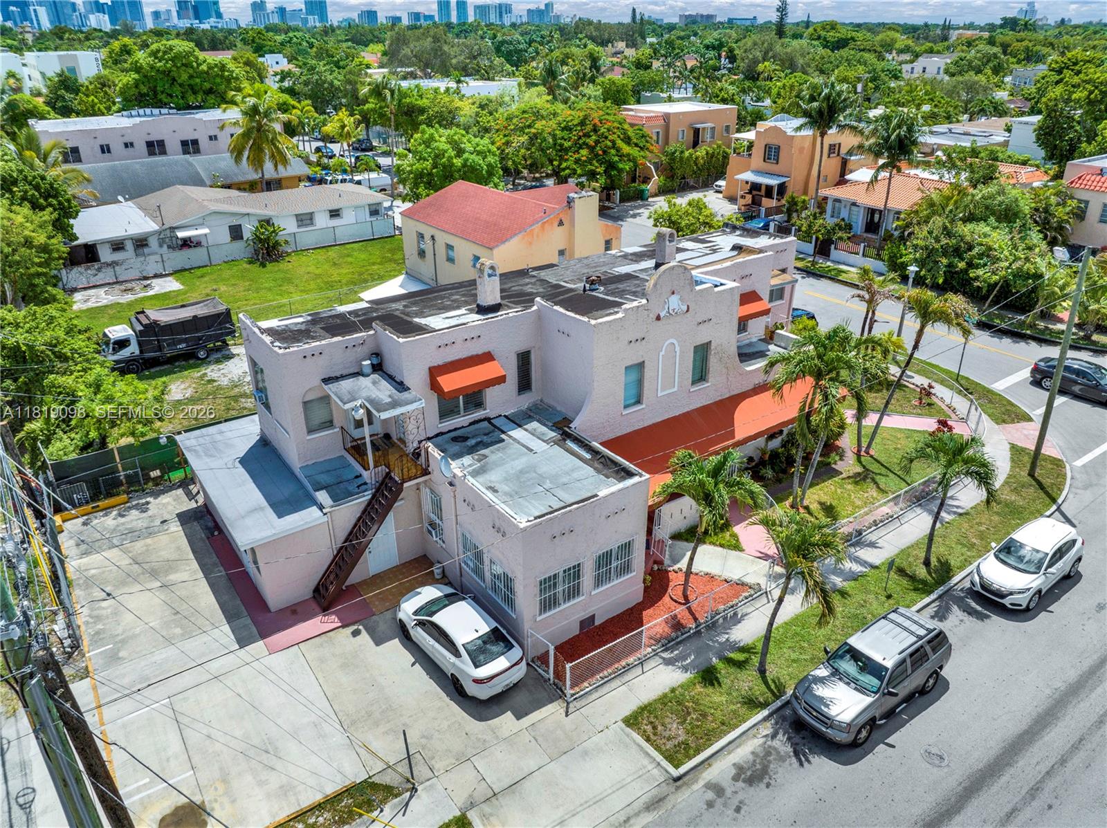829 SW 19th Ave