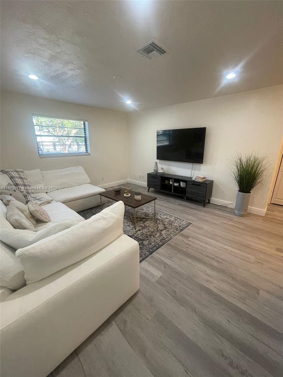 ST JAMES PARK NORTHEAST P - Residential Lease