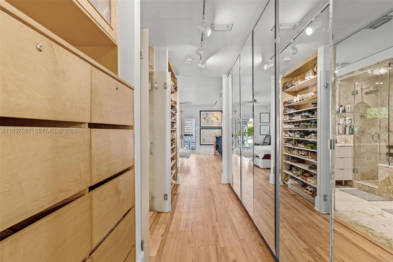 BISCAYNE POINT - Residential