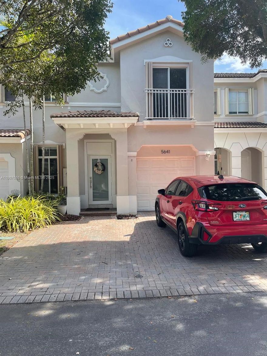 Large Townhouse Sonoma at Doral 4 Bedroom's and 3 Full Bath's plus a Den , 1 Car Garage! Association takes 30 Days for​​‌​​​​‌​‌​​​‌‌​​​‌‌‌​​‌​​‌‌​​​​ Approval.
