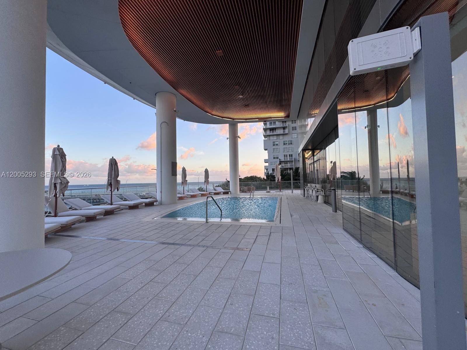 Una Residences - Residential