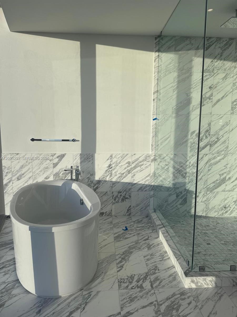 Una Residences - Residential